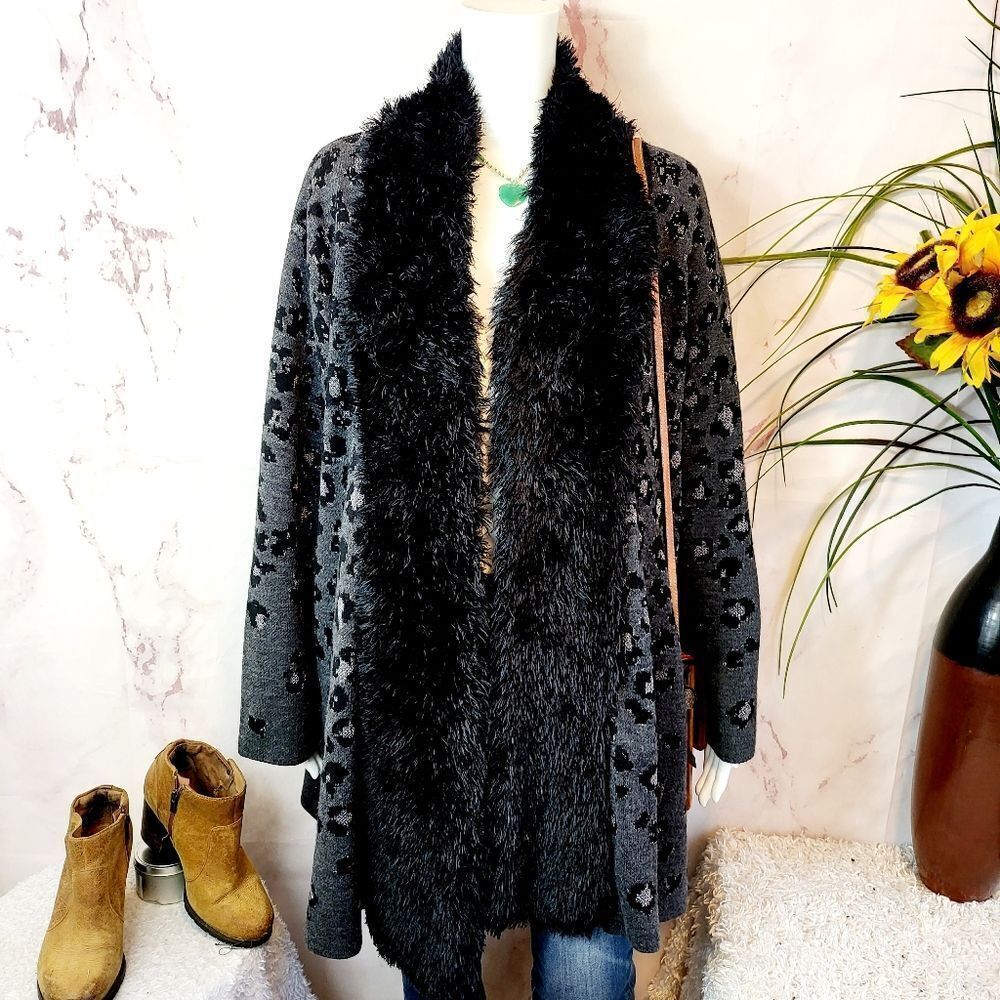 Lauren Michelle Woman beautiful fur trim leopard print - Picture 2 of 6